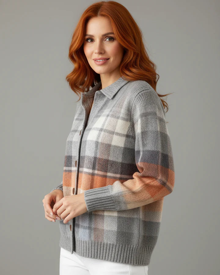 Christine | Pehme ruuduline nööpidega kampsun kraega