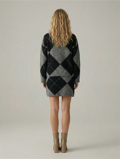 Elena | Elegantne kaheosaline komplekt klassikalise teemantmustriga