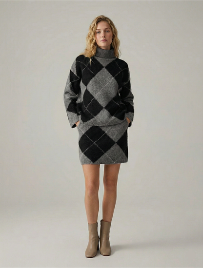 Elena | Elegantne kaheosaline komplekt klassikalise teemantmustriga